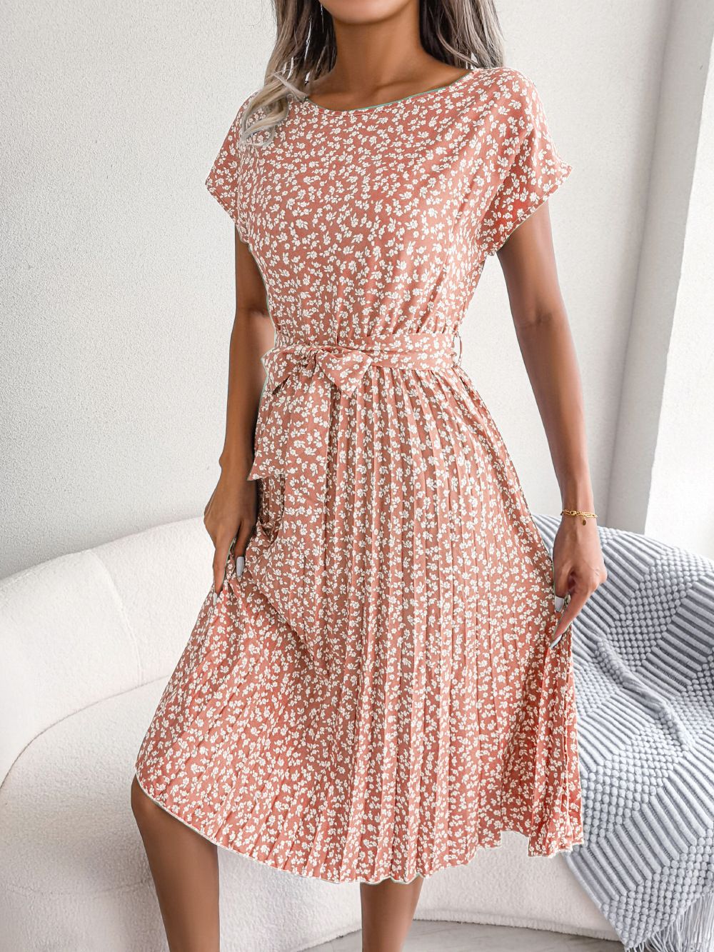 Yiva™-Kurzärmeliges Kleid mit floralen Plissees