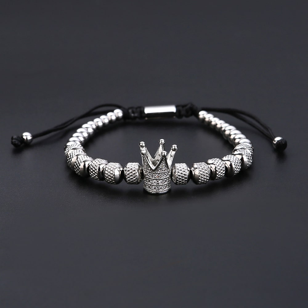 Edward – Verstellbares Herrenarmband mit Kronenanhänger und Perlendekor