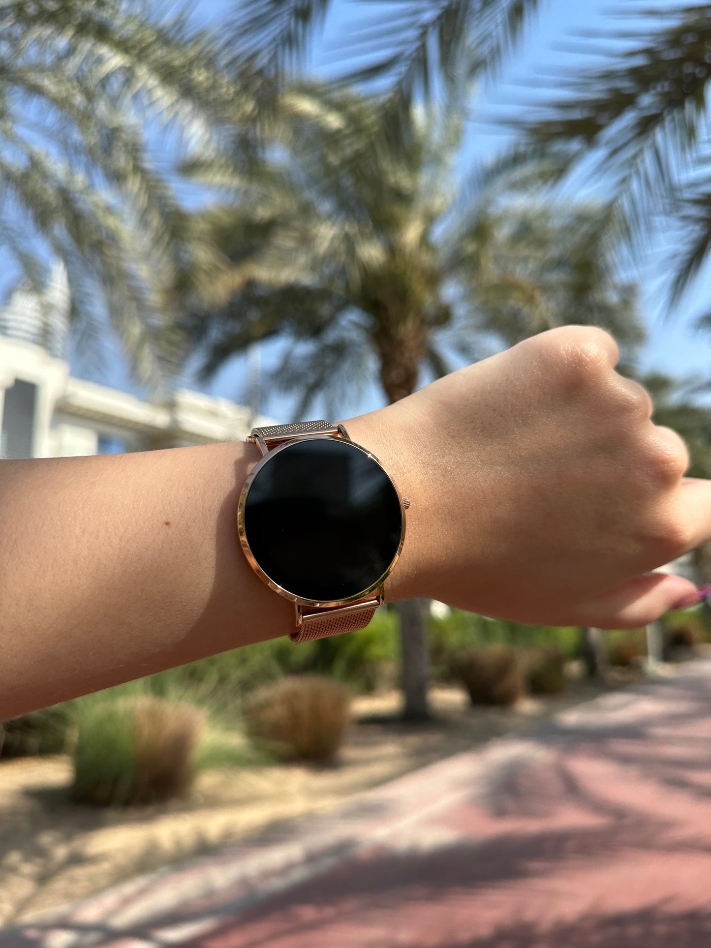 Kim – Damen-Ultra-Dünne Smartwatch mit Voll-Touch-Display und Vielseitigen Fitnessfunktionen