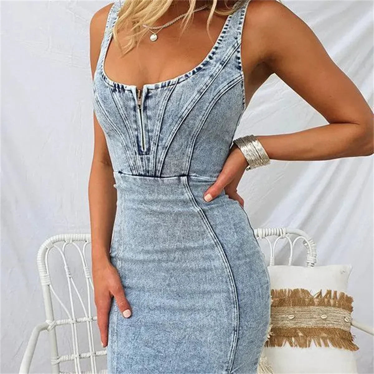 Heather – Ärmelloses Retro-Bodycon-Kleid aus Denim