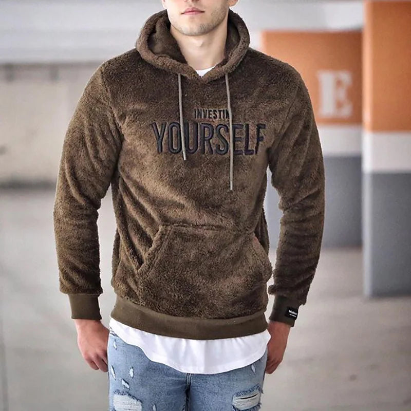 Peter – Herren Hoodie mit gestickten Buchstaben