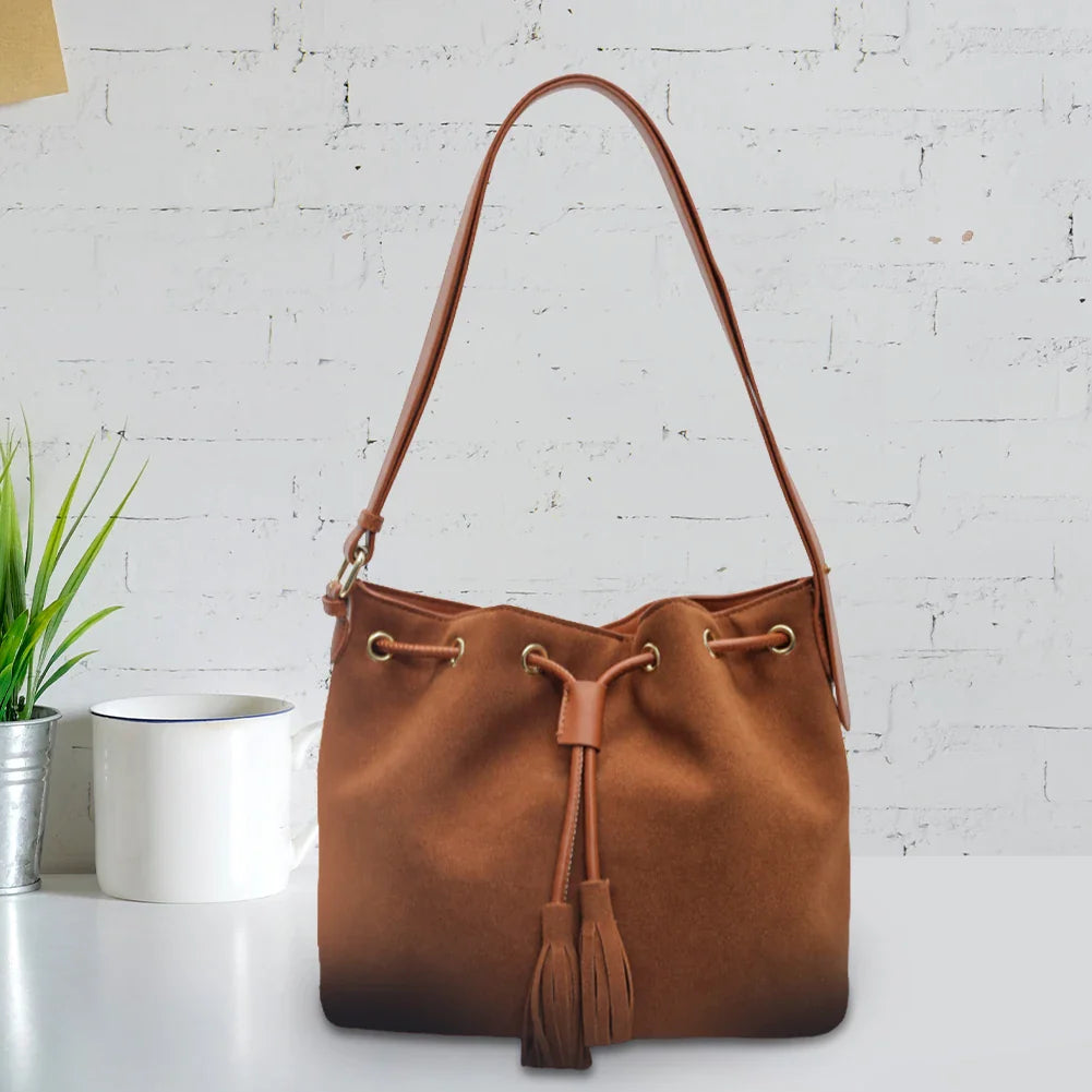 Joan – Damen-Wildleder-Bucket-Bag mit Quaste