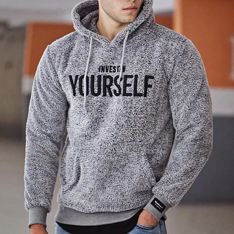 Peter – Herren Hoodie mit gestickten Buchstaben