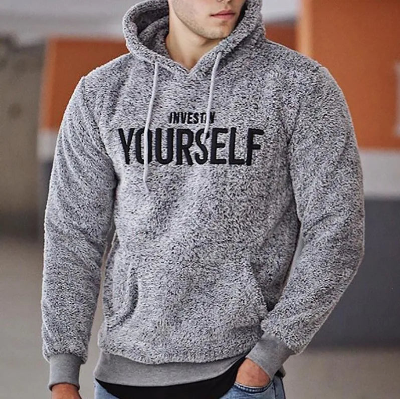 Peter – Herren Hoodie mit gestickten Buchstaben