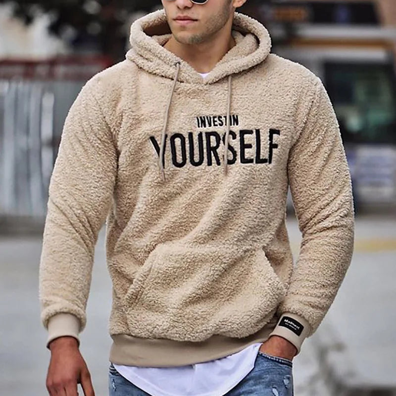 Peter – Herren Hoodie mit gestickten Buchstaben