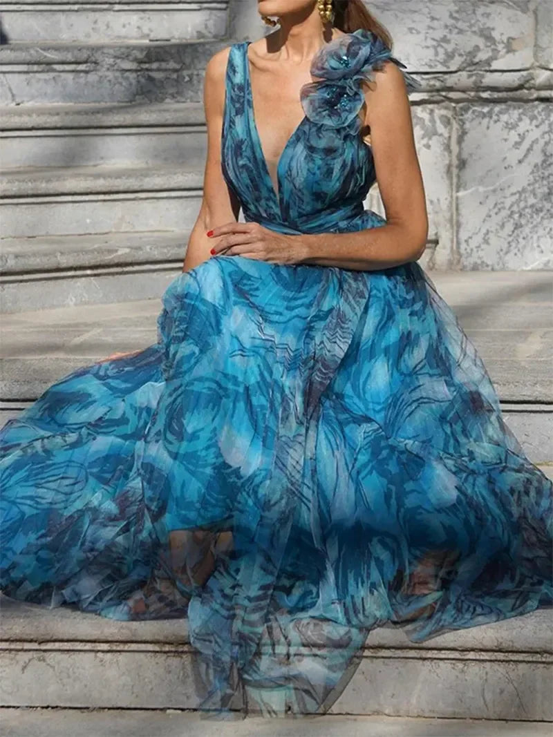 Elegantes Maxi-Kleid mit raffiniertem Ausschnitt und gerüschten Trägern