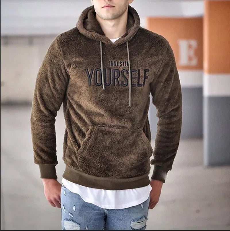 Peter – Herren Hoodie mit gestickten Buchstaben