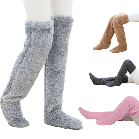 Amy – Flauschige Damen-Overknee-Socken mit ultraweichem Plüschstoff