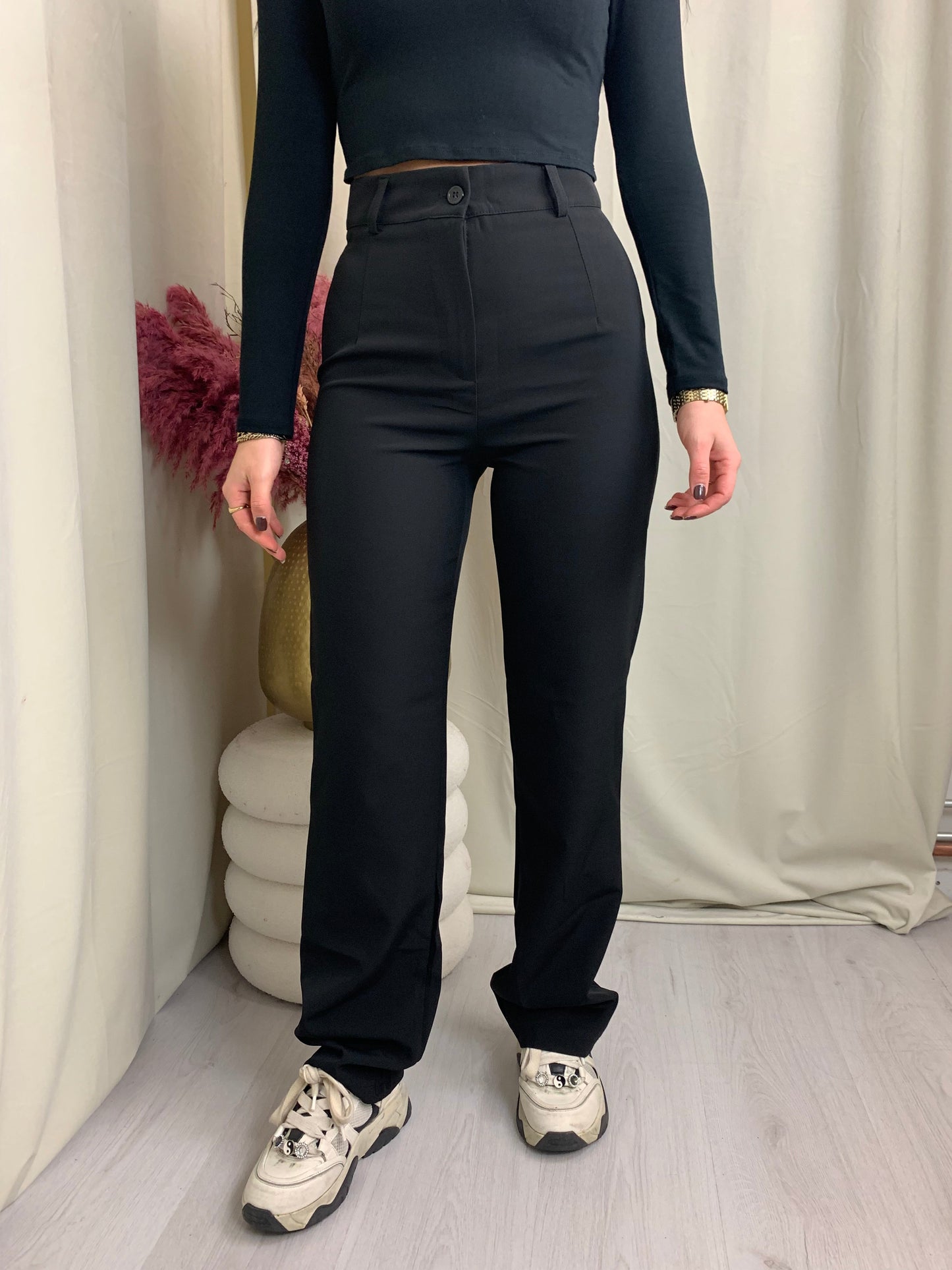 Georgina – Elegante Damenhose in Schwarz